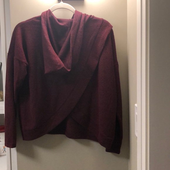 Super soft maroon hoodie - Picture 4 of 9